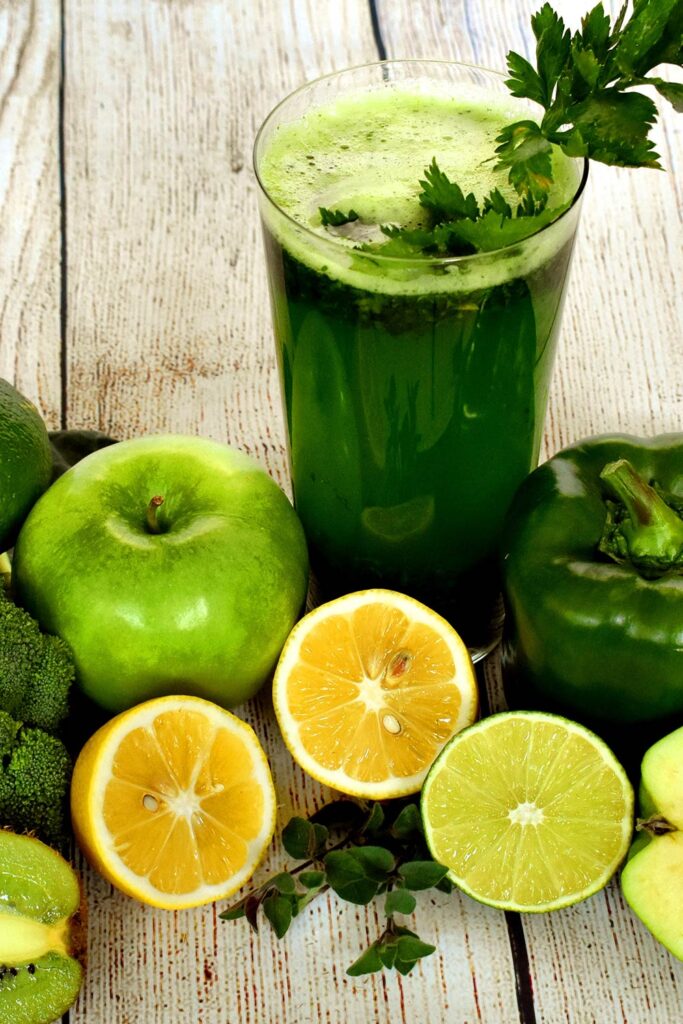 Smoothies von grün bis rosa